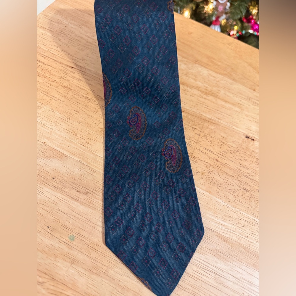 Robert Talbott 100% Silk Handsewn Navy/Burgundy Geometric/Paisley Mens Tie EUC